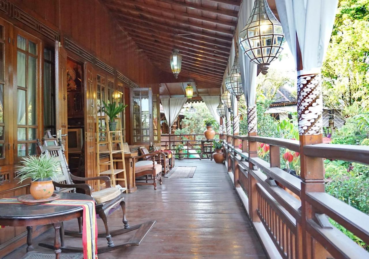 Badjoeri Ethnic Wooden Bandung