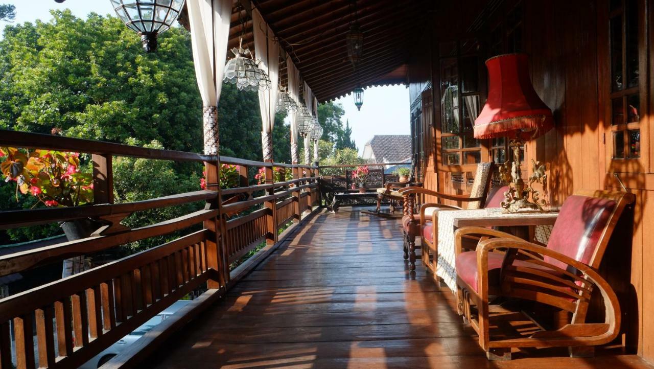 Badjoeri Ethnic Wooden Séjour chez l'habitant Bandung